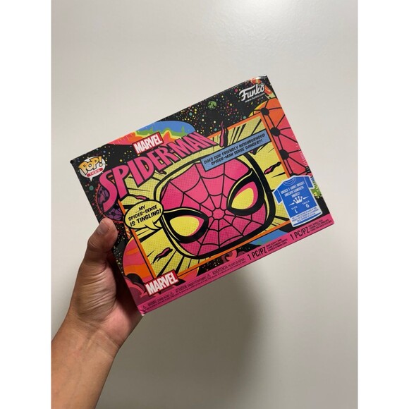 Spider-Man Blacklight 652 Size L T Shirt Box Set Funko Pop Figure NEW - Picture 5 of 5